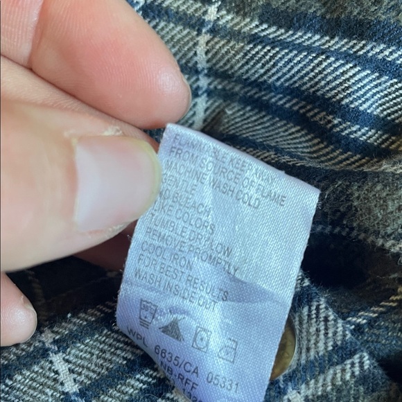 Woolrich Men's Navy and White Plaid Shirt - Picture 9 of 9